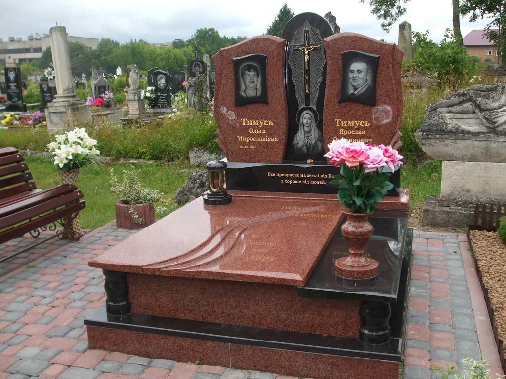 Дизайнерское надгробие: памятник по индивидуальному эскизу